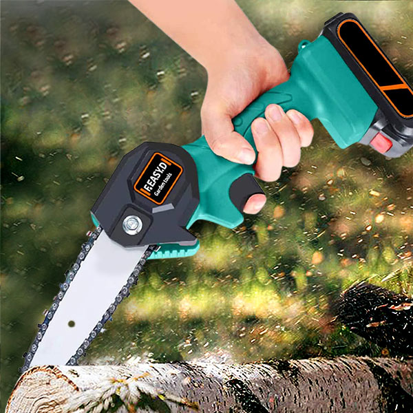 GartenSchnitt Pro – Die handliche Akku-Kettensäge für müheloses Schneiden